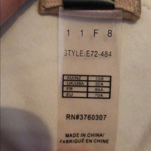 Elle Macpherson tan bra 32A - Picture 4 of 5